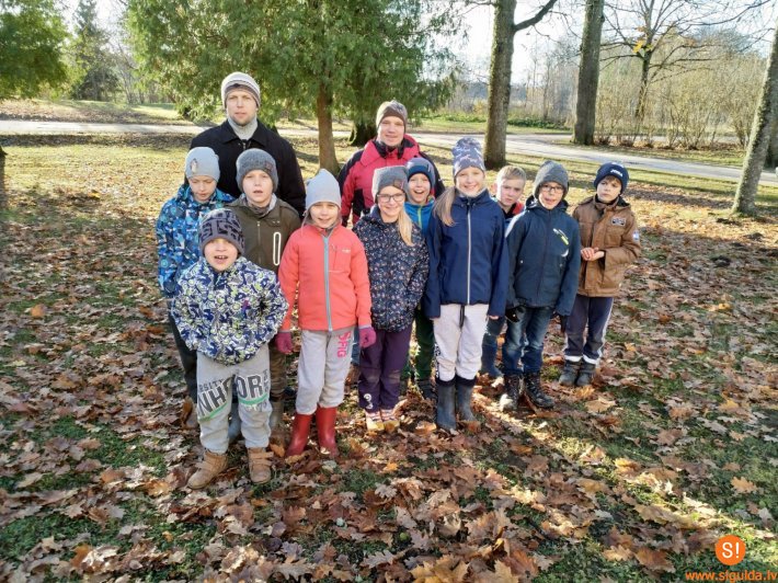 Siguldas vienības mazskauti un guntiņas piedalās nometnē „Rudens cerība 2018”
