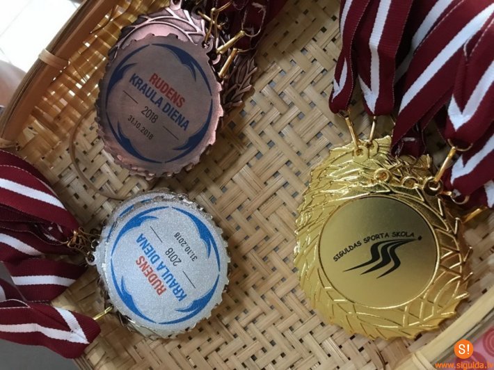 Notikušas peldēšanas sacensības „Kraula diena 2018”