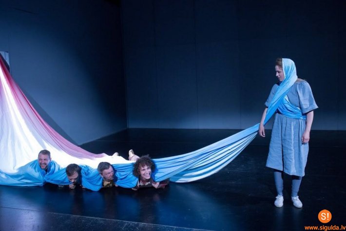 Aicina uz Valmieras Drāmas teātra viesizrādi „Dievs.Daba.Darbs”