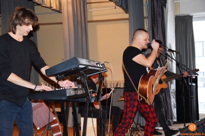 Notiek Siguldas Valsts ģimnāzijas simtgades pasākumi skolēniem