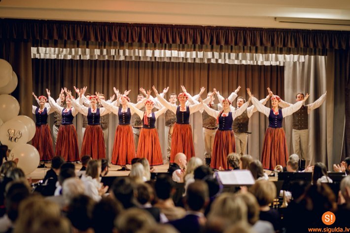 Aizvadīts Siguldas Valsts ģimnāzijas absolventu salidojums