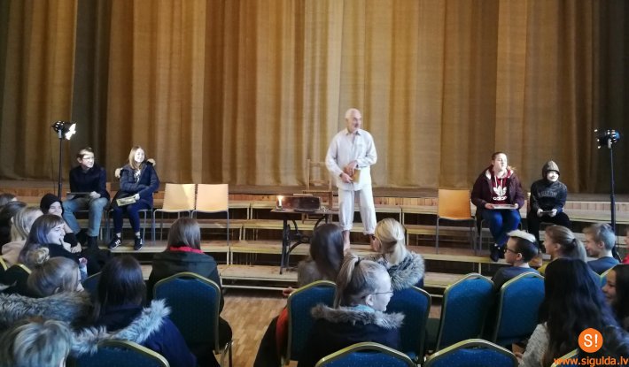 Siguldas 1.pamatskolā turpinās projekts „Latvijas skolas soma”