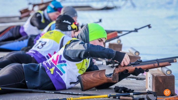 Novada skolēni veiksmīgi startē Ziemas olimpiskajā festivālā
