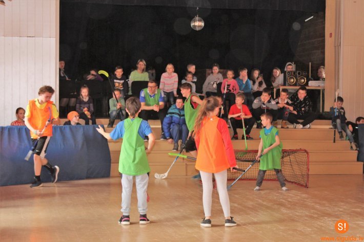 Pavasara florbola turnīrs Mores pamatskolā