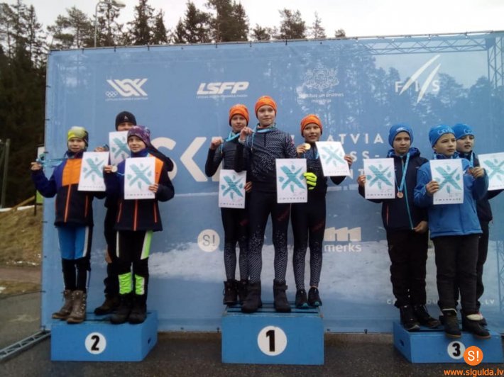 Siguldas Sporta skolas distanču slēpotāji izcili noslēdz slēpošanas sezonu