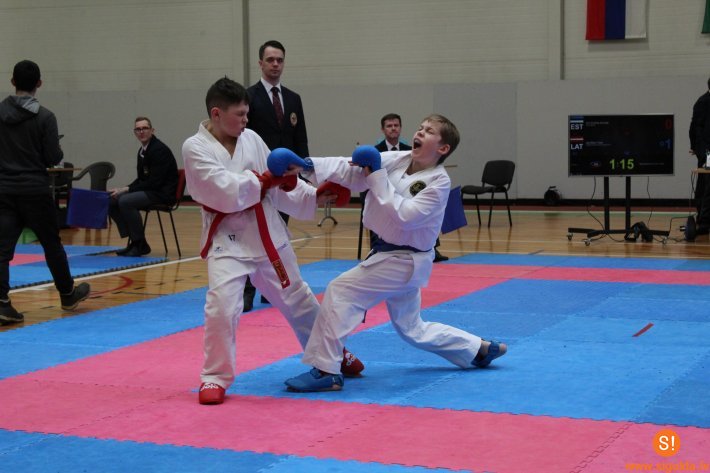 Siguldieši piedalās karatē sacensībās