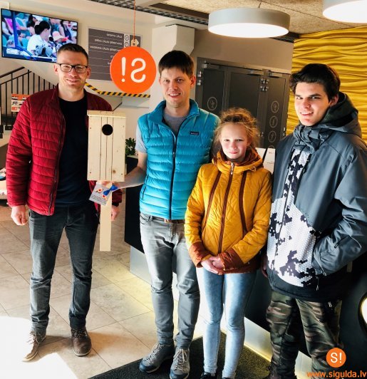 Mores pamatskolas skolēni rīko akciju „Dāvini pavasari”