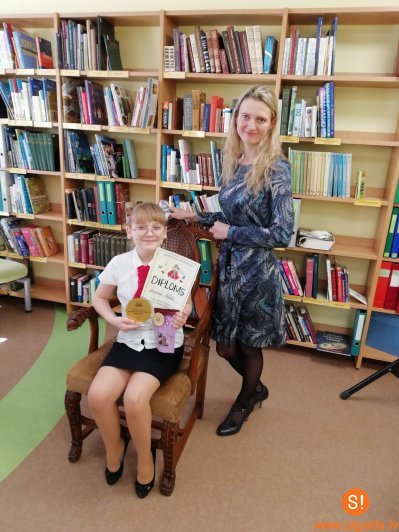 Allažu pamatskolas skolniece kļūst par skaļās lasīšanas konkursa uzvarētāju