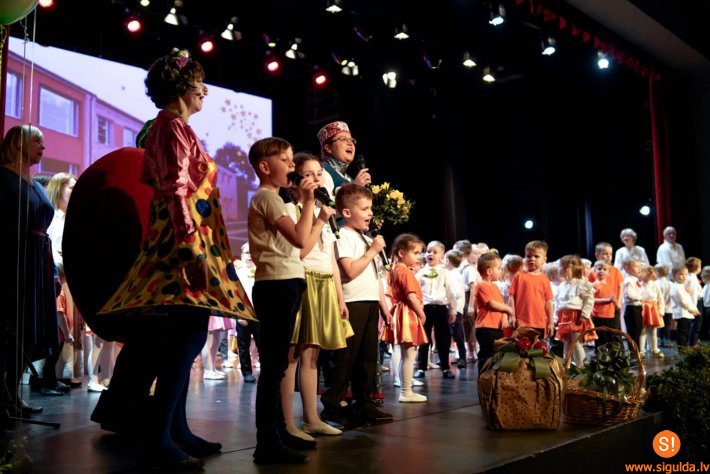 Aizvadīts bērnudārza „Ābelīte” 45 gadu jubilejas koncerts
