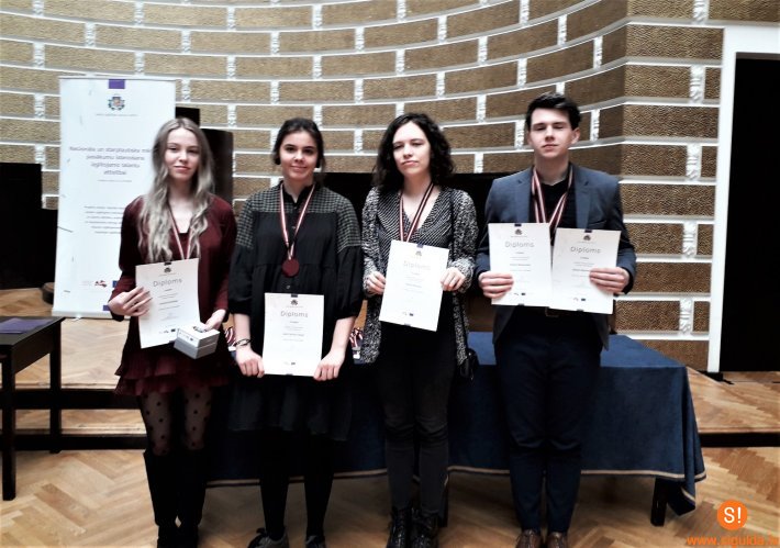 Ģimnāzijas skolēniem izcili panākumi Valsts vēstures un filozofijas olimpiādēs