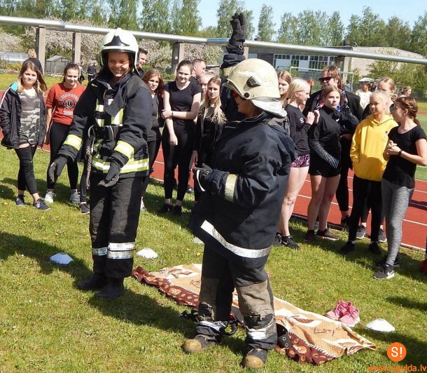 Aizvadīts atklātais čempionāts ugunsdzēsības lietišķajā sportā