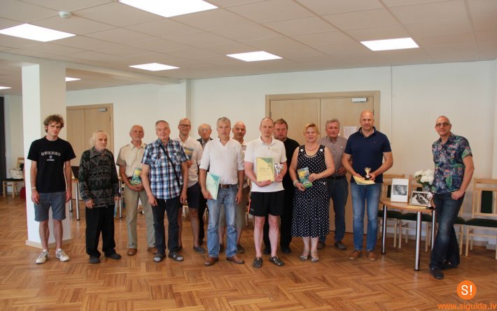 Aizvadīts skolotāja Ulda Deisona piemiņas turnīrs ātrajā šahā