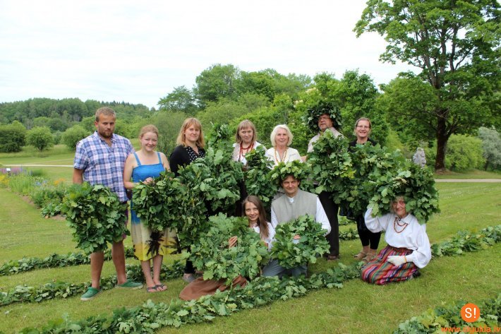 Turaidā notiks ozollapu vītnes vīšanas akcija