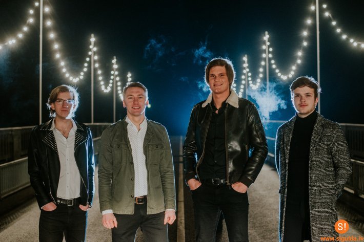 Grupa “Zelta Kniede” prezentēs jauno debijas albumu “Esmu laimīgs”