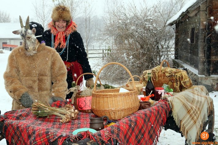 Aicina uz Mārtiņdienas vecīšu masku darbnīcu un svinībām Turaidā