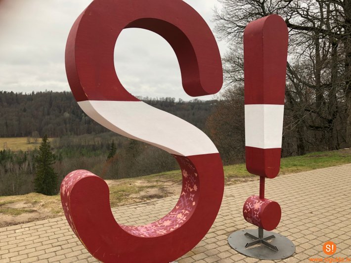 Siguldieši sveic Latviju dzimšanas dienā!