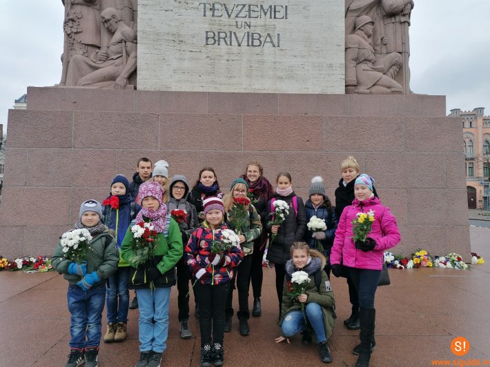 Izglītības iestāžu audzēkņi Allažos piedalās aktivitātēs latviskās noskaņās