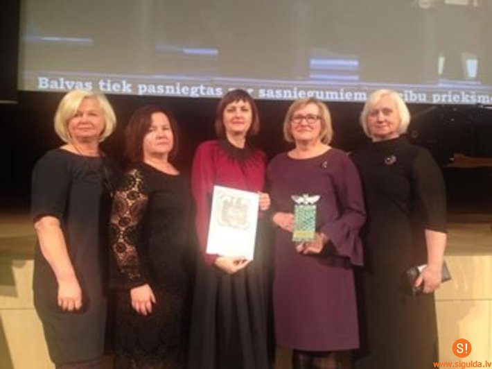 Siguldas Valsts ģimnāzijai skolu reitingā 2. vieta pilsētu ģimnāziju grupā