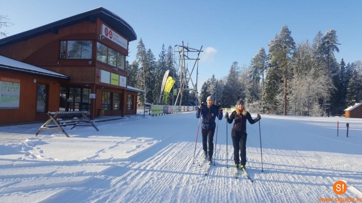 Atklāta distanču slēpošanas sezona Fischer Slēpošanas centrā