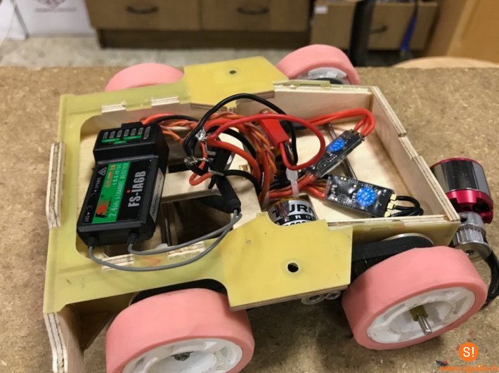 Siguldiešiem izcili panākumi Eiropas robotikas sacensībās “Robotex 2019”