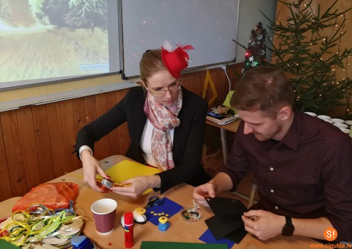 Siguldas 1. pamatskolas skolotāji diskutē par radošumu mācību procesā