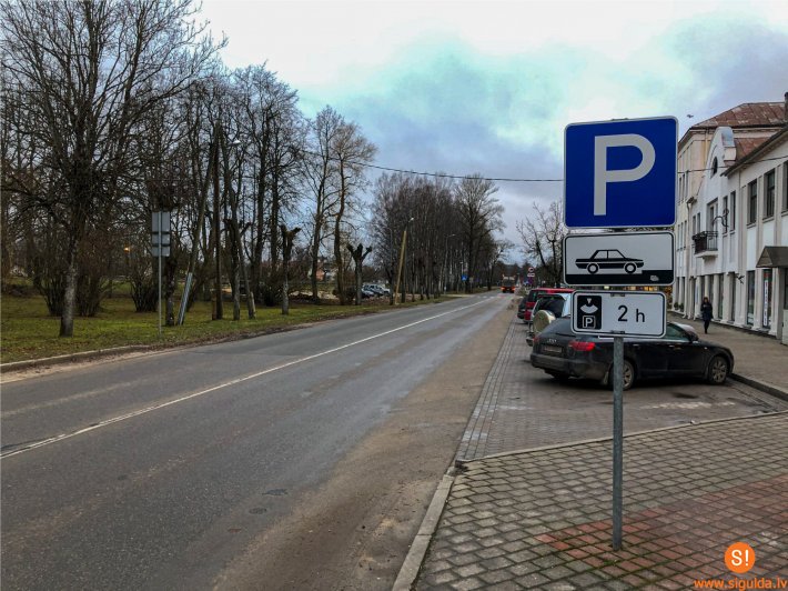 Lai nodrošinātu pakalpojumu pieejamību, tiks ierobežots stāvēšanas laiks pilsētas centrālajās autostāvvietās
