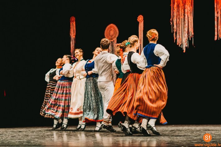 “Siguldas devonā” notiks deju kolektīva “Vizbulīte” un draugu koncerts