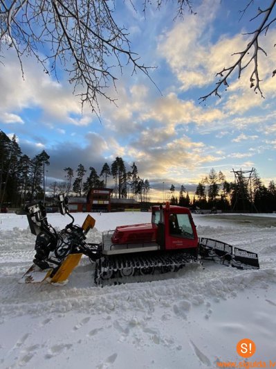 PAPILDINĀTS: Distanču slēpotājiem Fischer Slēpošanas centrā atvērts 200 metru garš stadiona aplis