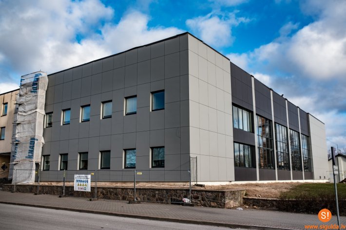 Siguldas 1. pamatskolā uzsākta rekonstrukcijas darbu noslēdzošā kārta