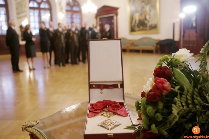 Valsts apbalvojumi piešķirti novadniekiem – Jautrītei Briedei un Rišardam Labanovskim