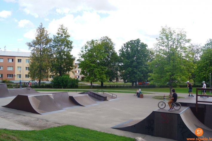 Sestdien atvērs Raiņa parka basketbola laukumu, skeitparku un bērnu rotaļu laukumu