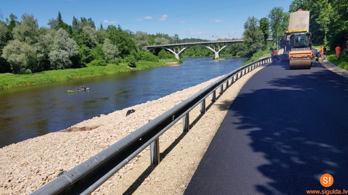 Noslēgsies asfaltseguma virskārtas atjaunošanas darbi Peldu ielā; noteikti satiksmes ierobežojumi