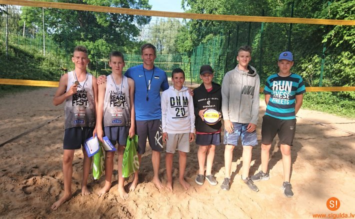 Siguldas volejbolisti izcīna godalgotas vietas sacensībās Igaunijā