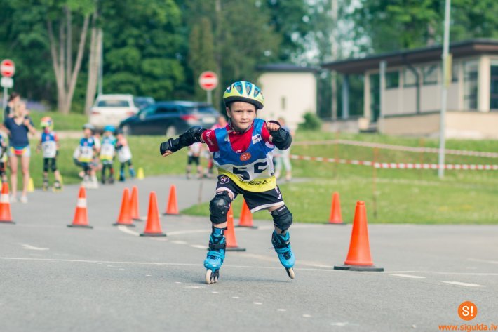 Sacensību seriāla “S!-Skate” 1. posmā startē turpat 100 dalībnieki