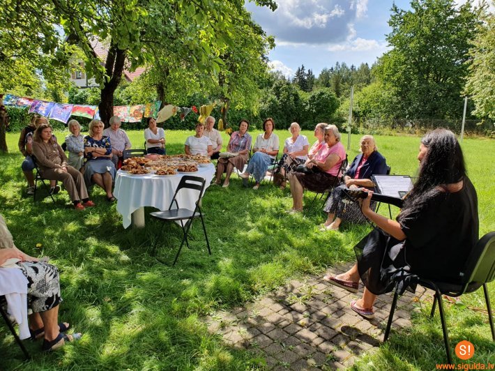Siguldā atklāta Vidzemē pirmā Senioru skola