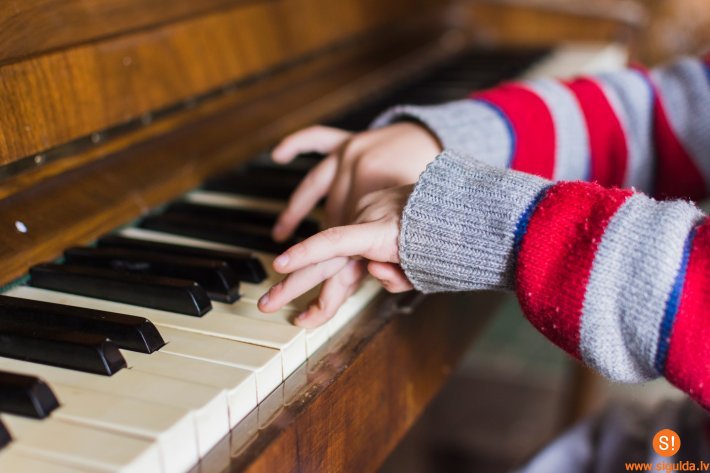 Līdz 22. augustam turpinās uzņemšana mākslu skolā “Baltais flīģelis”