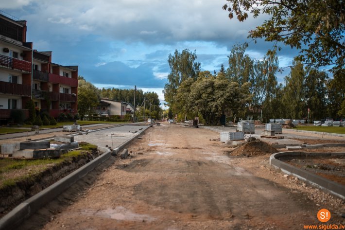 Turpinās Atbrīvotāju ielas posma pārbūve