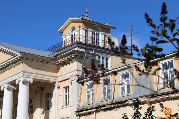 Krimuldas muižā atjaunots muižas tornītis, no kura paveras skats uz Gaujas senieleju