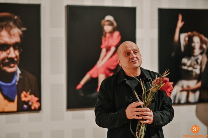 Kultūras centrā “Siguldas devons” atklāta Aigara Hibnera fotoizstāde “Spēle”