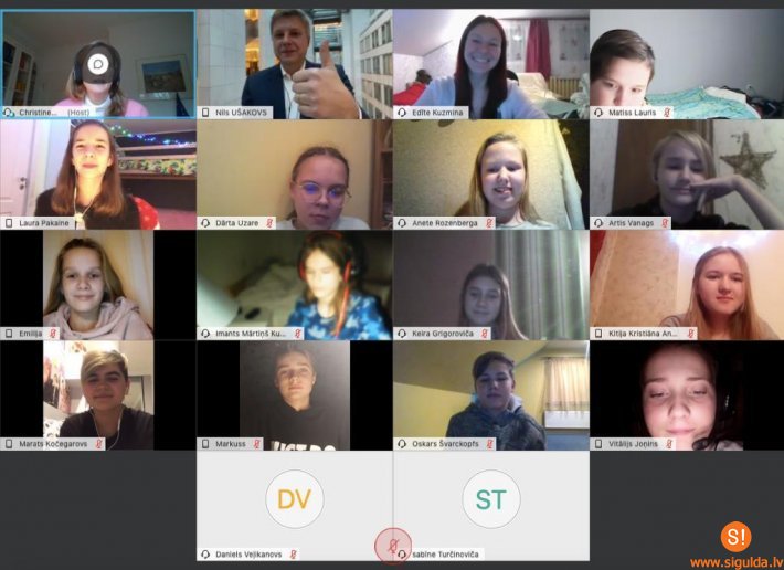 Siguldas 1. pamatskolas skolēni devās virtuālā ekskursijā pa Eiropas Parlamentu