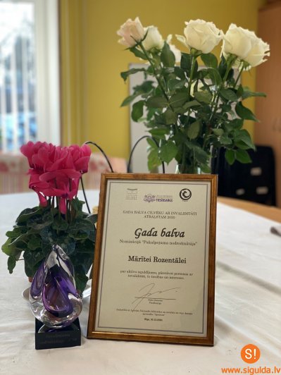 Biedrības “Aicinājums Tev” vadītāja iegūst Tiesībsarga galveno balvu