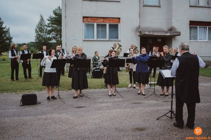 Siguldas Absolventu orķestris piedalījās Hījumā pūtēju orķestru festivālā