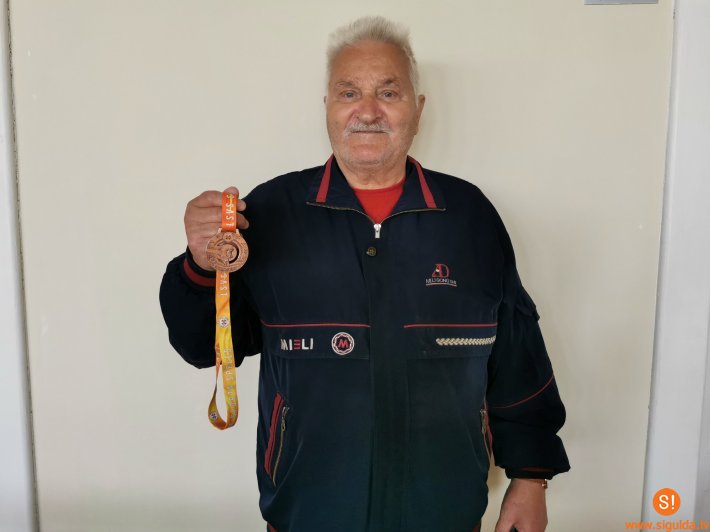 Siguldieši izcīna medaļas Latvijas Sporta veterānu savienības sporta spēlēs
