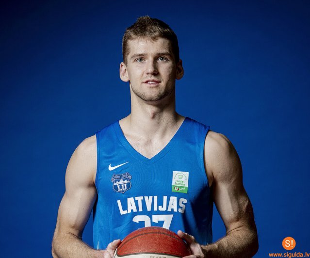 Siguldietis Dāvids Vīksne iekļauts vīriešu izlases kandidātu sarakstā