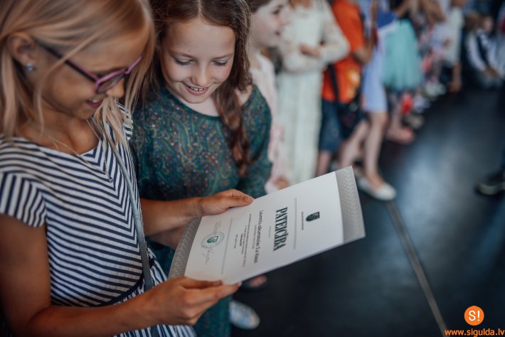 Novada skolēni sākuši krāt portfolio konkursā “Siguldas novada Gada klase”