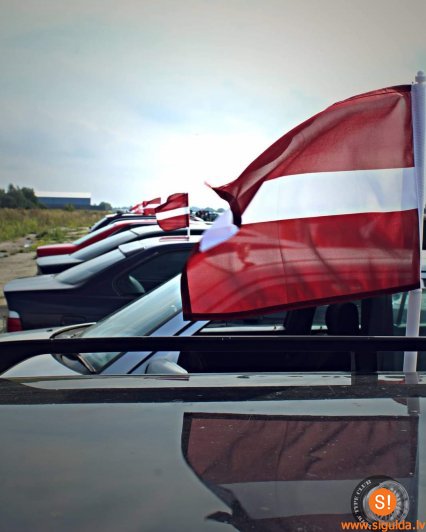 Par godu Latvijas valsts svētkiem notiks karogu brauciens