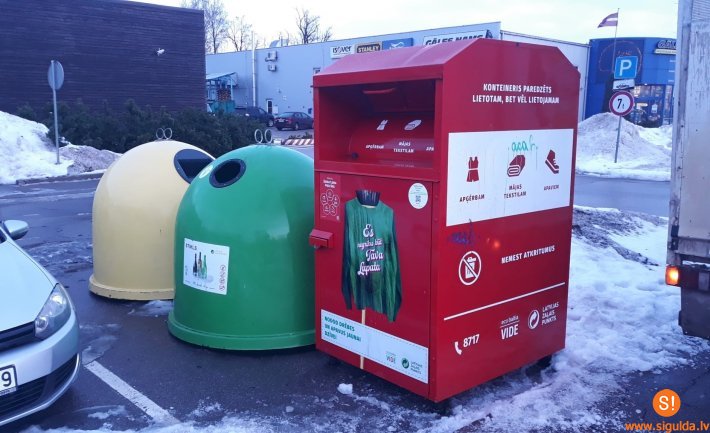 Tekstila šķirošanas konteiners uzstādīts arī pie “Raibā suņa”