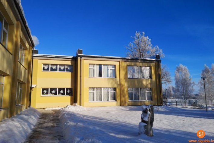 Lēdurgas mākslas skolas audzēkņi sākuši gatavoties izstādei Siguldā