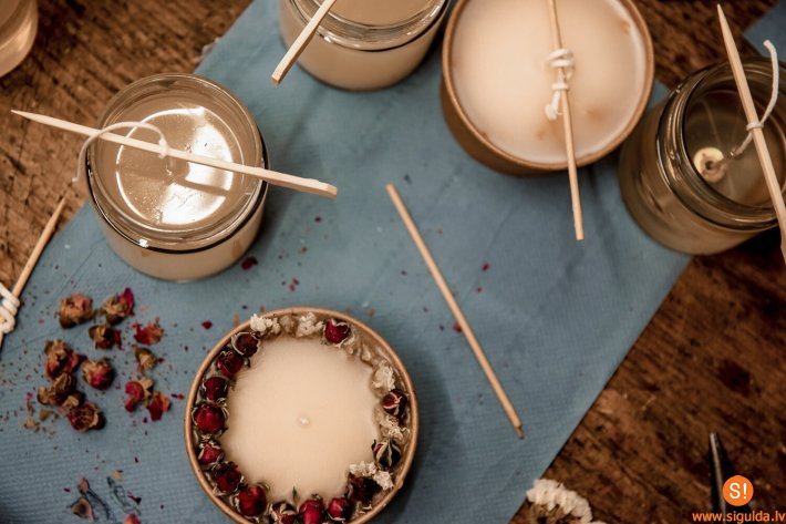 Sestdien Lēdurgas dendroparkā notiks sveču liešanas darbnīca