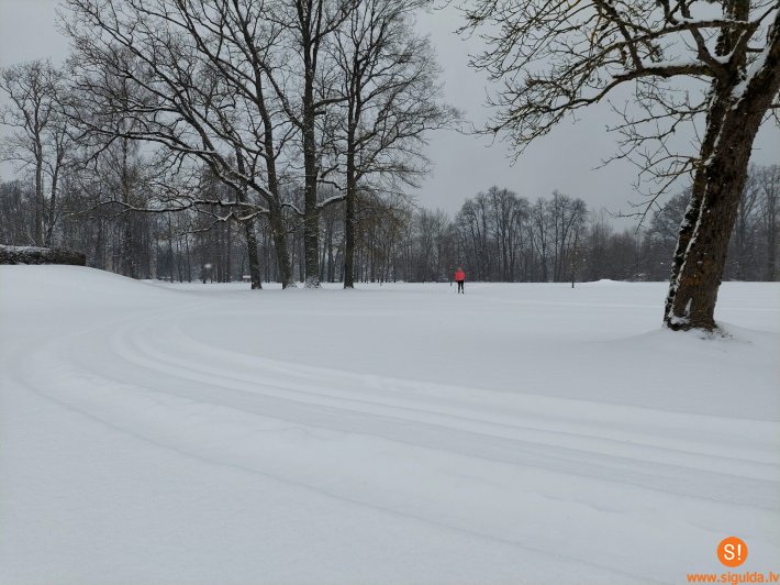 Siguldā un Allažos izveidotas dabīgā sniega slēpošanas trases